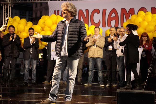 Renzi: “Nessun dubbio, vinciamo noi”. Grillo: “Cattivissimi, ma non violenti”