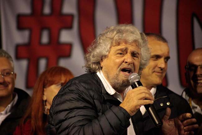 Renzi: “Nessun dubbio, vinciamo noi”. Grillo: “Cattivissimi, ma non violenti”