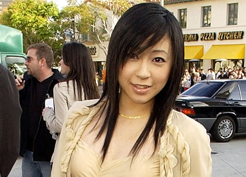 Hikaru sposa Francesco. La favola della pop star e del barman Hikaru sposa Francesco. La favola della pop star e del barman
