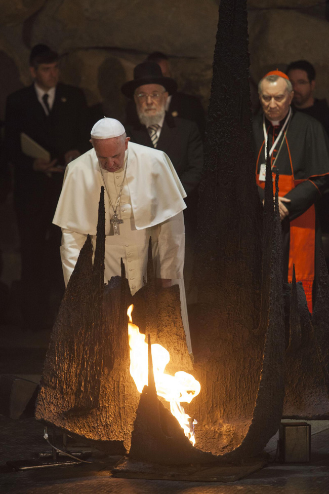 Papa in Terra Santa: mai più terroristi nel mondo Papa in Terra Santa: mai più terroristi nel mondo