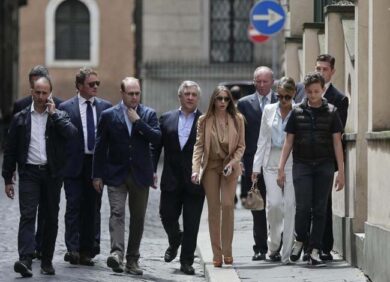 Europee, la fidanzata di Berlusconi vota a Roma