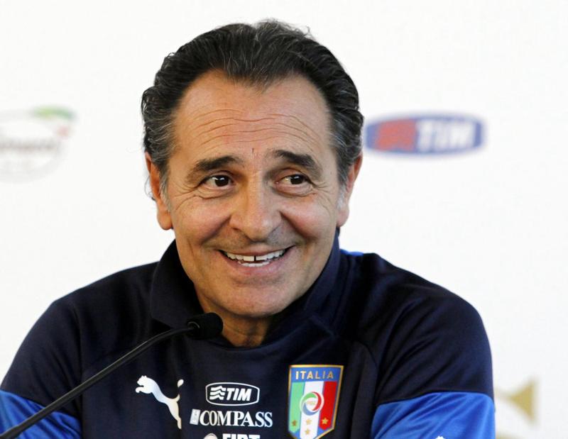 Prandelli, rinnovo ufficiale e gioia “per la vittoria di Renzi” Prandelli, rinnovo ufficiale e gioia “per la vittoria di Renzi”