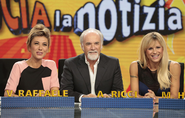 Le imitazioni di Virginia Raffaele infiammano “Linkontro”… – I VIDEO Le imitazioni di Virginia Raffaele infiammano “Linkontro”… – I VIDEO