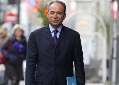 Francia, Le Pen terremota il centrodestra. Lascia il presidente dell’Ump