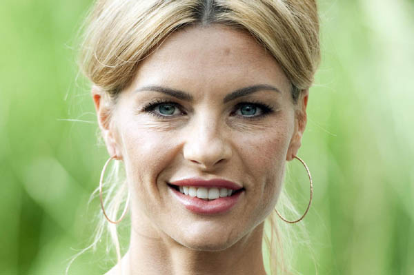 Sara Tommasi, che pagina Facebook bollente… FOTO