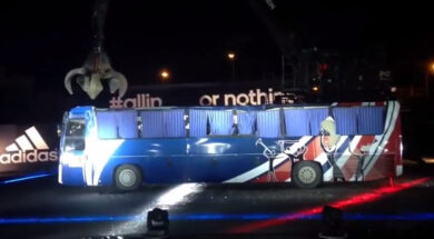 Mondiali, la nazionale francese distrugge il bus del 2010