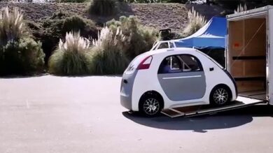 VIDEO: l’auto di Google è senza conducente: ecco la prima guida