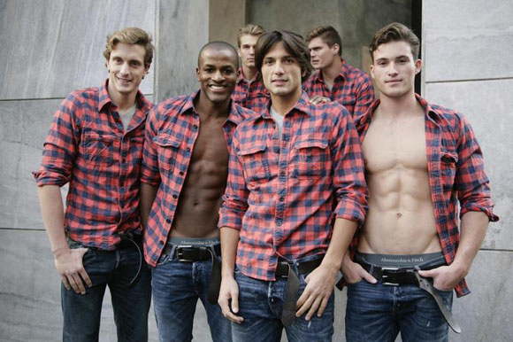 Abercrombie & Fitch conti in rosso ma meglio delle attese Abercrombie & Fitch conti in rosso ma meglio delle attese