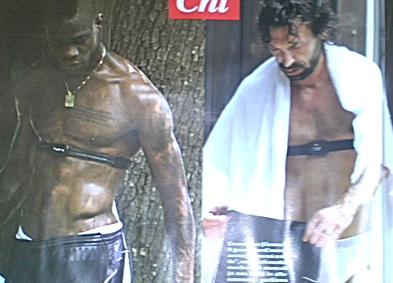 Balotelli, Pirlo e… la nazionale italiana paparazzata in mutande Balotelli, Pirlo e… la nazionale italiana paparazzata in mutande