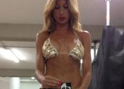 Foto del lato B di Kate, polemica. Il web ironizza sul “galateo reale”