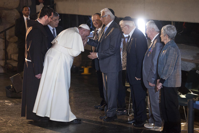 Padre Lombardi: “Si terrà l’8 giugno il vertice di preghiera per il Medioriente” Padre Lombardi: “Si terrà l’8 giugno il vertice di preghiera per il Medioriente”