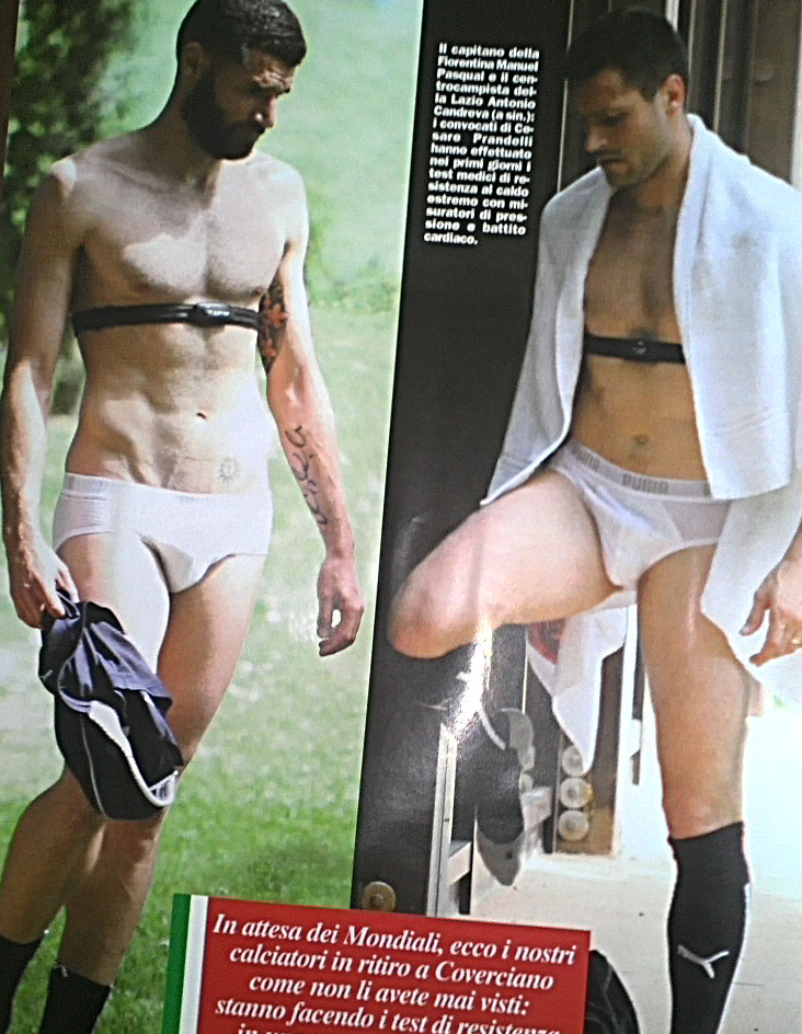 Balotelli, Pirlo e… la nazionale italiana paparazzata in mutande Balotelli, Pirlo e… la nazionale italiana paparazzata in mutande