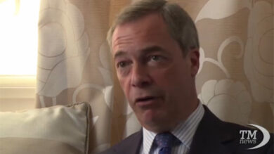 VIDEO: Nigel Farage, il populista inglese che cavalca l’euroscetticismo