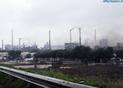Ilva, 15mila euro alle famiglie di Tamburi Ilva, 15mila euro alle famiglie di Tamburi