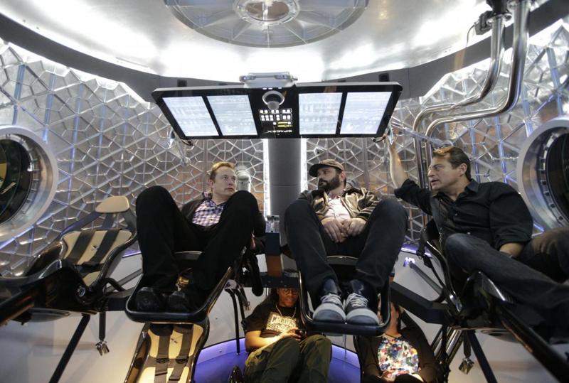 La corsa al cosmo di Mr PayPal. SpaceX, ecco il primo taxi spaziale La corsa al cosmo di Mr PayPal. SpaceX, ecco il primo taxi spaziale
