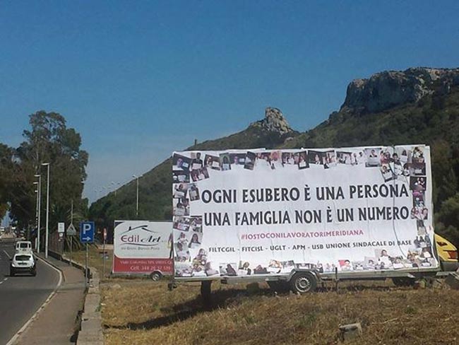 Meridiana/ Dopo i video e i selfie, i lavoratori si giocano la carta Facebook Meridiana/ Dopo i video e i selfie, i lavoratori si giocano la carta Facebook