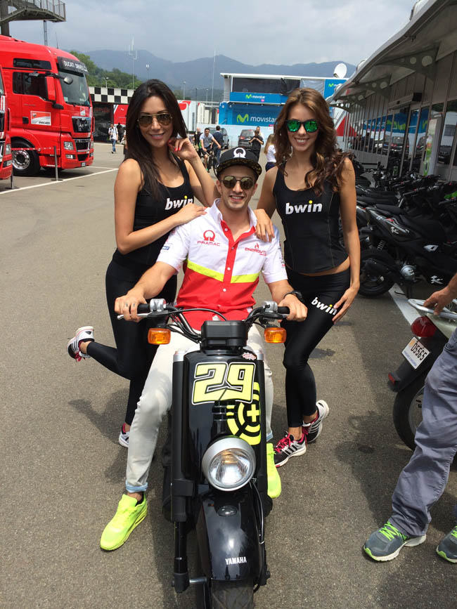 Mugello, lo spettacolo delle ragazze Bwin. Guarda tutte le foto