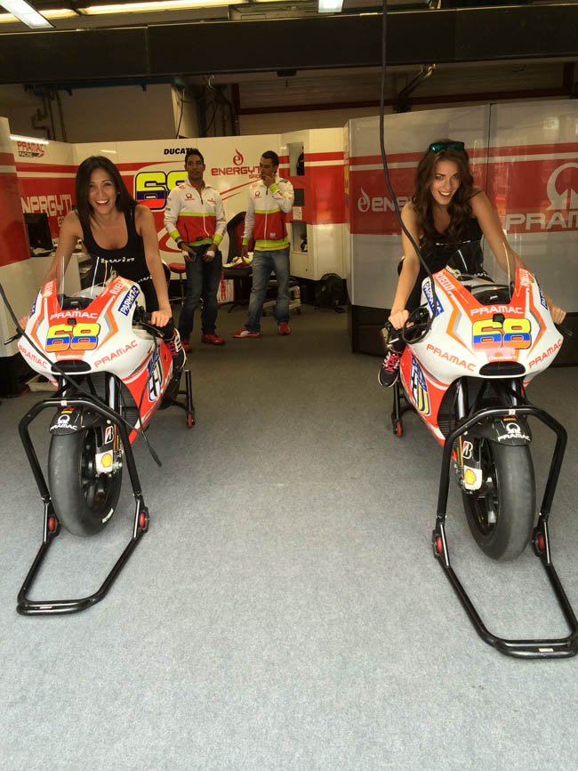 Mugello, lo spettacolo delle ragazze Bwin. Guarda tutte le foto