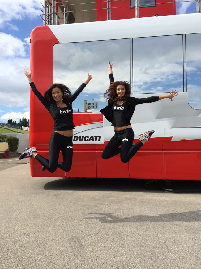 Mugello, lo spettacolo delle ragazze Bwin. Guarda tutte le foto
