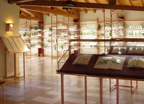 Un libro che racconta la Grappa sin dalle origini Un libro che racconta la Grappa sin dalle origini