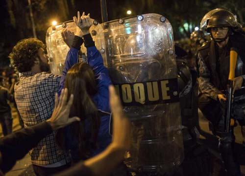 Brasile, un ragazzo paraplegico darà il calcio d’inizio ai Mondiali Brasile, un ragazzo paraplegico darà il calcio d’inizio ai Mondiali