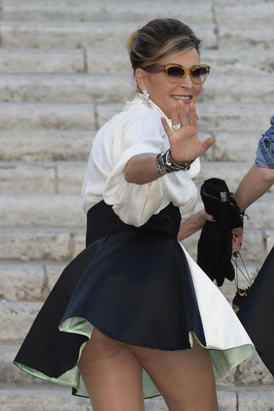 Addio Buffon, la Seredova bacia un altro! FOTO Addio Buffon, la Seredova bacia un altro! FOTO