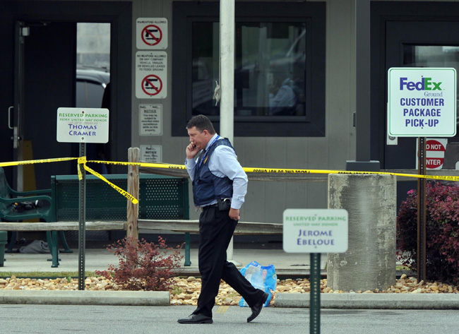 Canada/ Uccide 3 poliziotti e ne ferisce 2, è caccia all’uomo. Foto