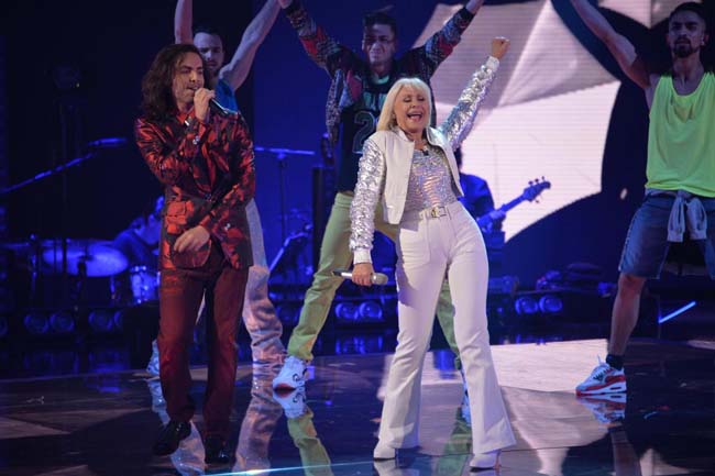 The Voice, vince Suor Cristina. E recita il Padre nostro in diretta The Voice, vince Suor Cristina. E recita il Padre nostro in diretta