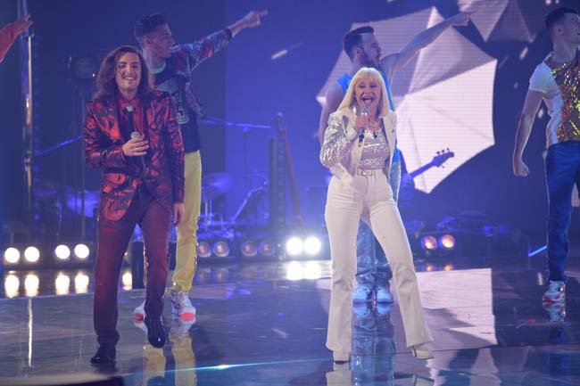 The Voice, vince Suor Cristina. E recita il Padre nostro in diretta The Voice, vince Suor Cristina. E recita il Padre nostro in diretta