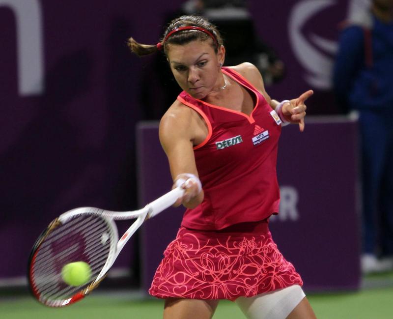 Simona Halep sfida la Sharapova e le domande sul seno
