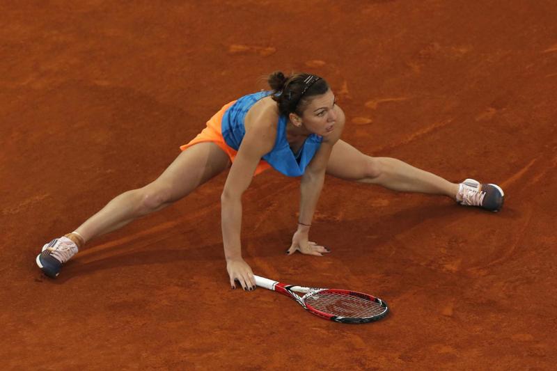 Simona Halep sfida la Sharapova e le domande sul seno