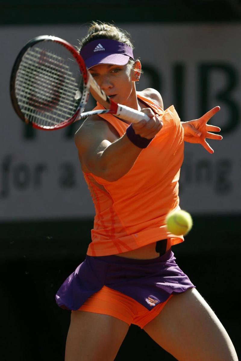 Simona Halep sfida la Sharapova e le domande sul seno