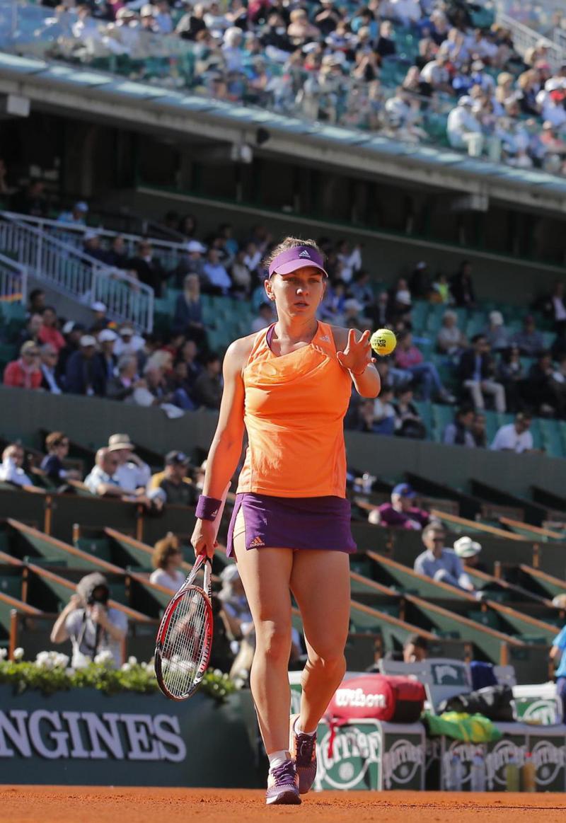 Simona Halep sfida la Sharapova e le domande sul seno