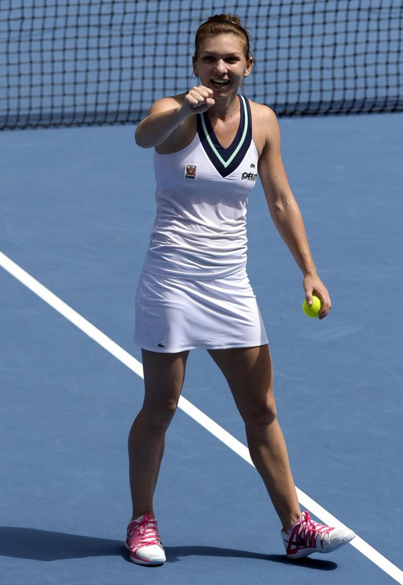 Simona Halep sfida la Sharapova e le domande sul seno