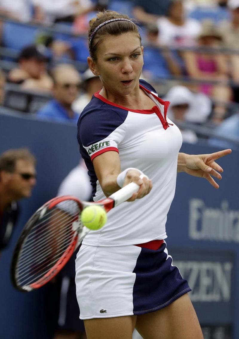 Simona Halep sfida la Sharapova e le domande sul seno