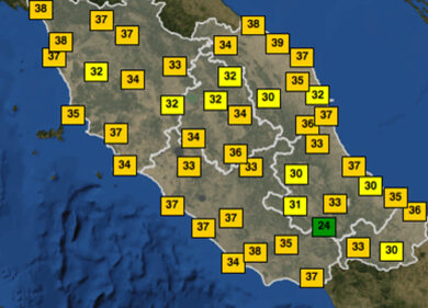 Tutti pronti al caldo, non la Regione. Ondate roventi, il piano parte dal 15