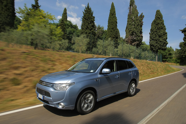 Mitsubishi Outlander PHEV oltre l’ibrido Mitsubishi Outlander PHEV oltre l’ibrido