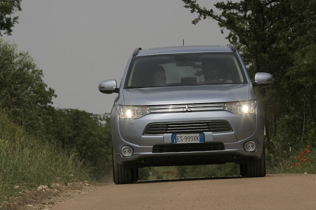 Mitsubishi Outlander PHEV oltre l’ibrido Mitsubishi Outlander PHEV oltre l’ibrido