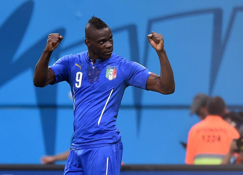 La (contro)storia di Balotelli e la sua lotta al razzismo nel calcio La (contro)storia di Balotelli e la sua lotta al razzismo nel calcio
