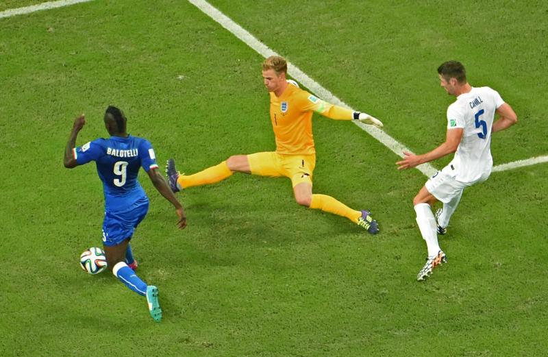 La (contro)storia di Balotelli e la sua lotta al razzismo nel calcio La (contro)storia di Balotelli e la sua lotta al razzismo nel calcio
