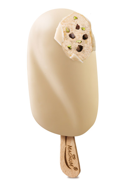 Corvaglia e Muniz al Magnum Store. C’è il gelato personalizzato. Foto Corvaglia e Muniz al Magnum Store. C’è il gelato personalizzato. Foto