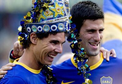 Djokovic, bambole gonfiabili all’addio al celibato – FOTO
