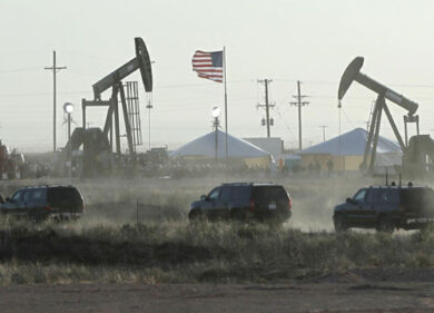 L’Iraq chiede a Obama i raid aerei. Scappano le compagnie petrolifere
