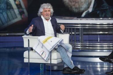 M5S, Grillo accusa: fango sull’accordo con Farage