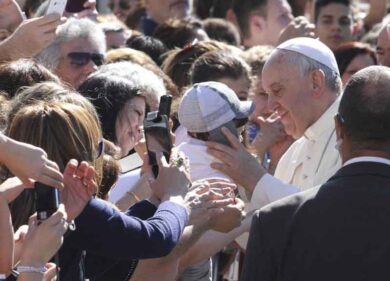 Il Papa scomunica i mafiosi: “E’ adorazione del male”