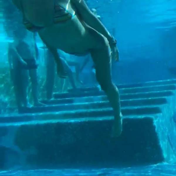 Belen erotica in palestra. Ma finisce nella truffa della benzina