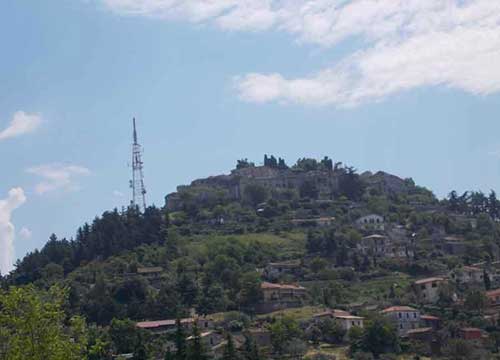 Dai segnali di Fumo alle onde tv. Fumone, il “gran rifiuto” del traliccio Dai segnali di Fumo alle onde tv. Fumone, il “gran rifiuto” del traliccio