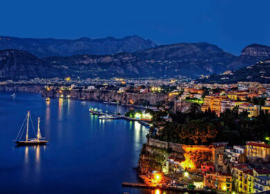 Sorrento si riempie di turisti. Ecco la vacanza da sogno