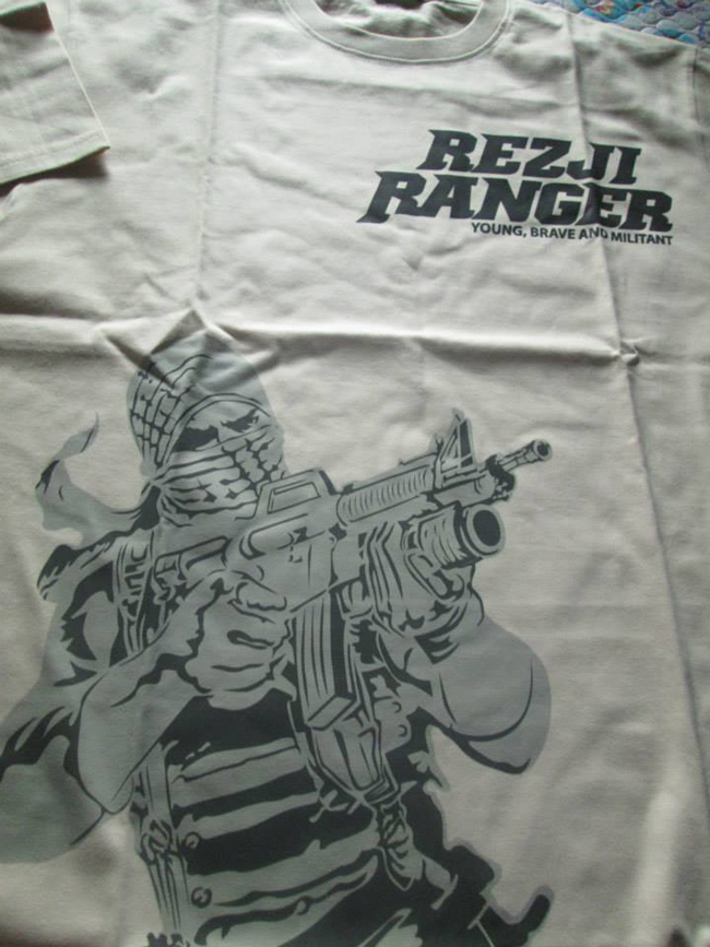 Iraq, ecco il merchandising dei terroristi. Magliette e cappellini jihadisti Iraq, ecco il merchandising dei terroristi. Magliette e cappellini jihadisti