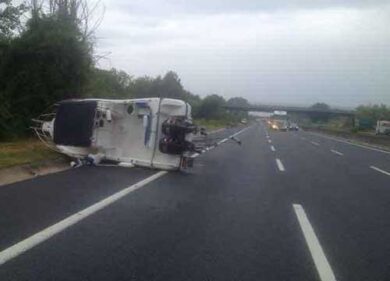 Piove: sull’A1 a Cassino si ribalta un motoscafo
